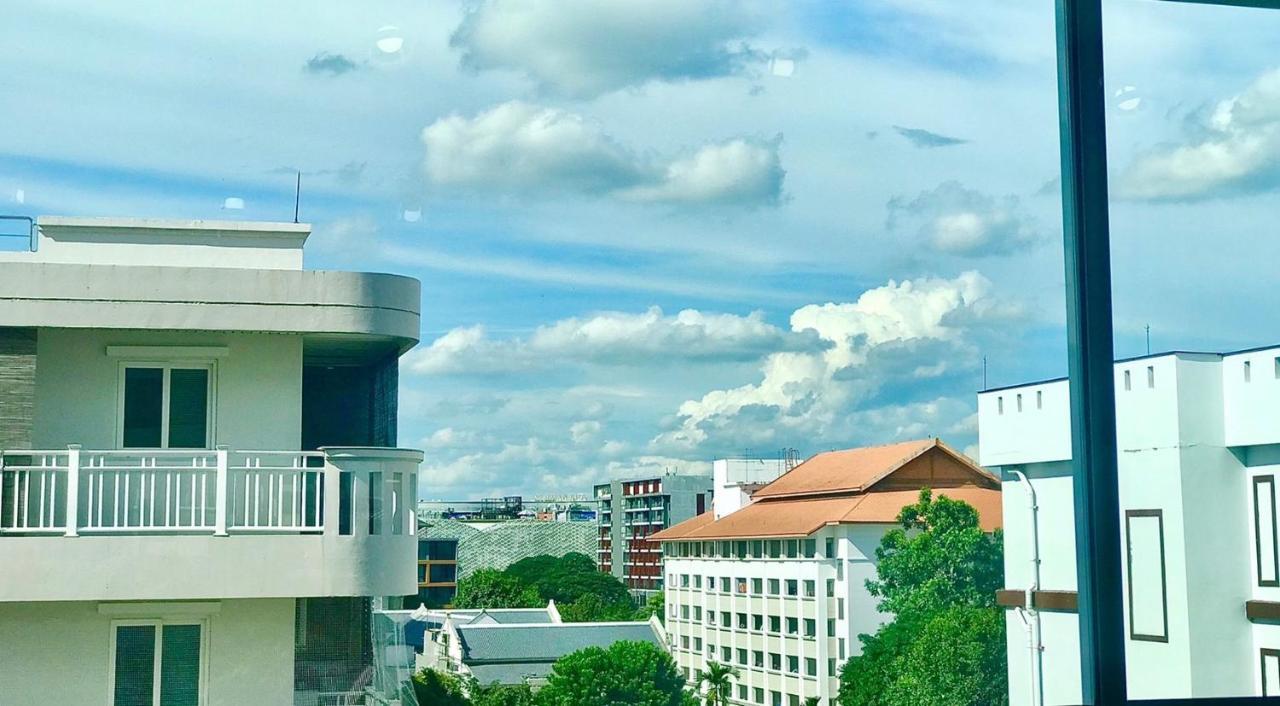 Mountain & City View Panorama At Nimman Apartment Chiang Mai Bagian luar foto